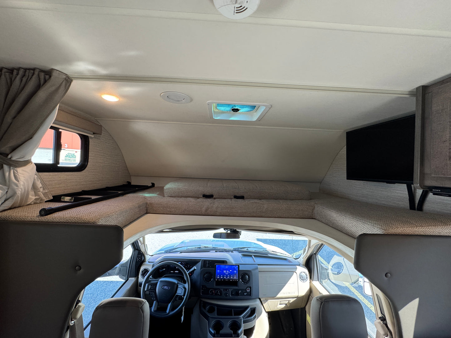 2023 Winnebago Minnie Winnie 31H Bunkhouse