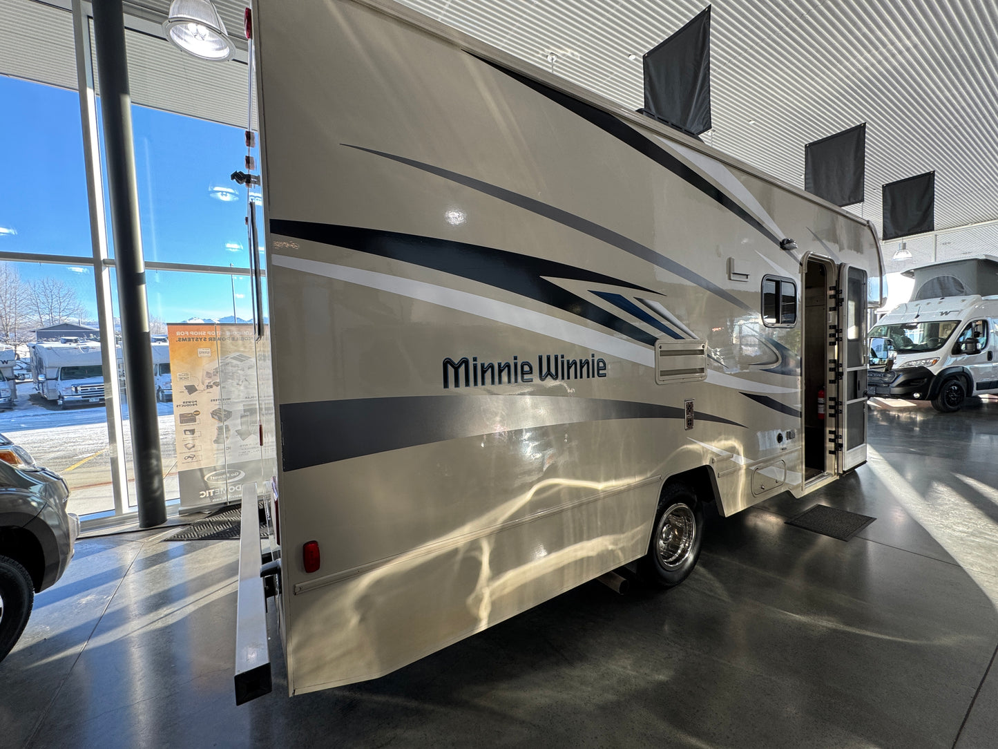 2023 Winnebago Minnie Winnie 22M