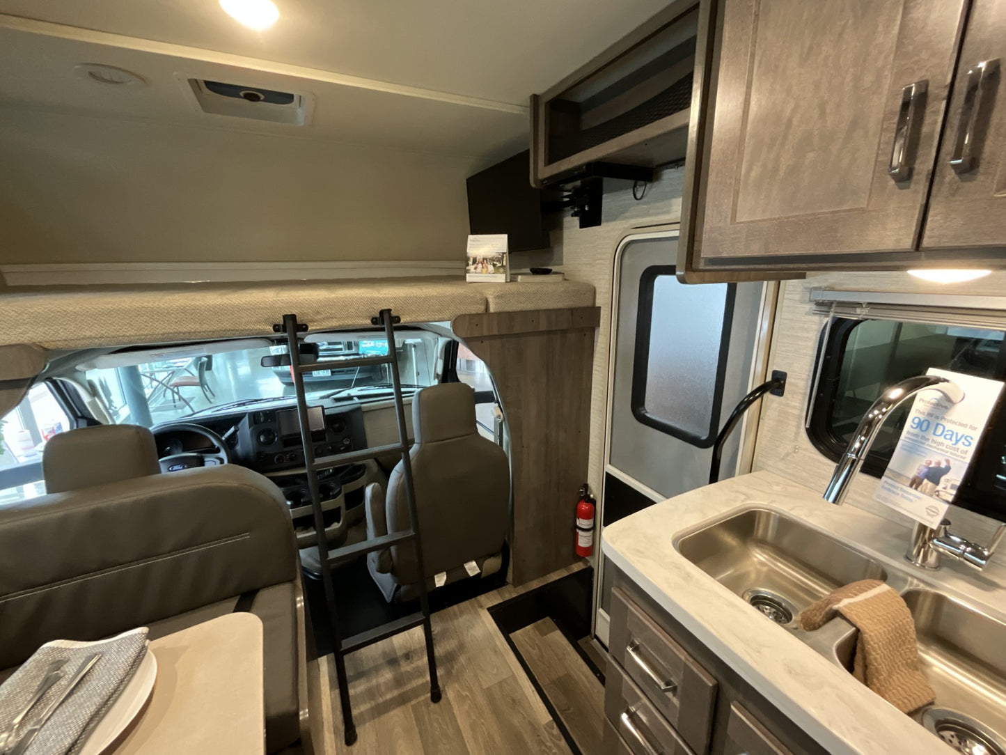 2023 Winnebago Minnie Winnie 22M