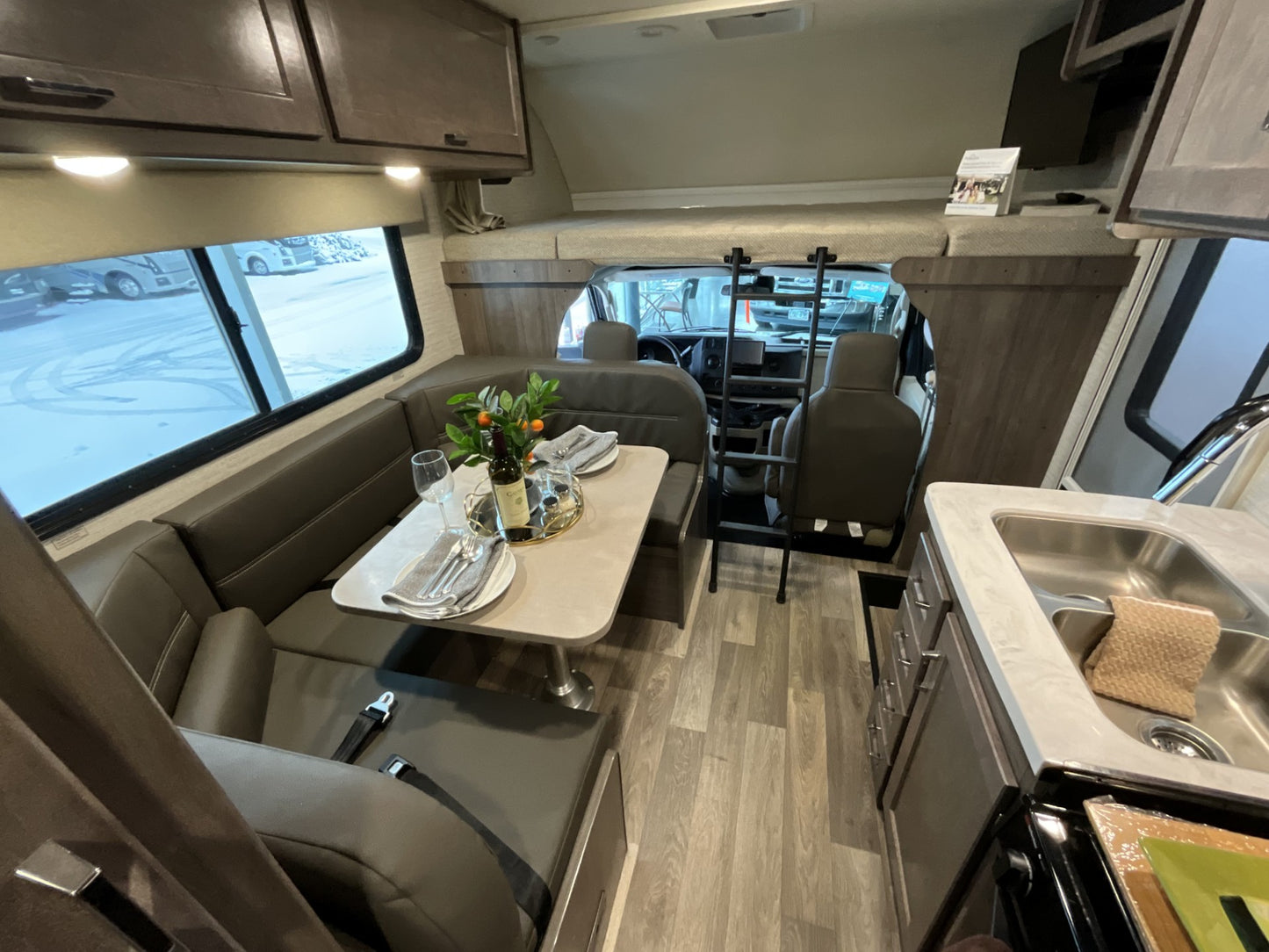 2023 Winnebago Minnie Winnie 22M