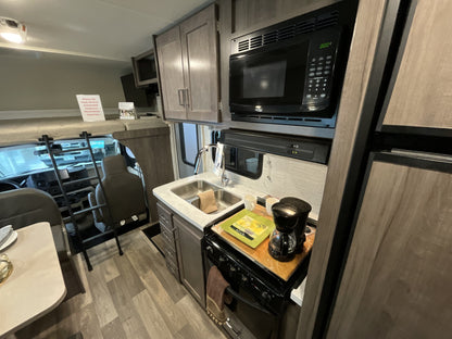 2023 Winnebago Minnie Winnie 22M