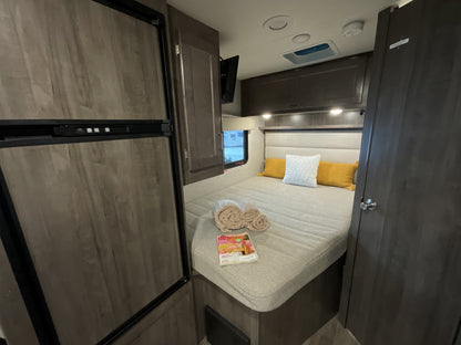 2024 Winnebago Minnie Winnie 25B