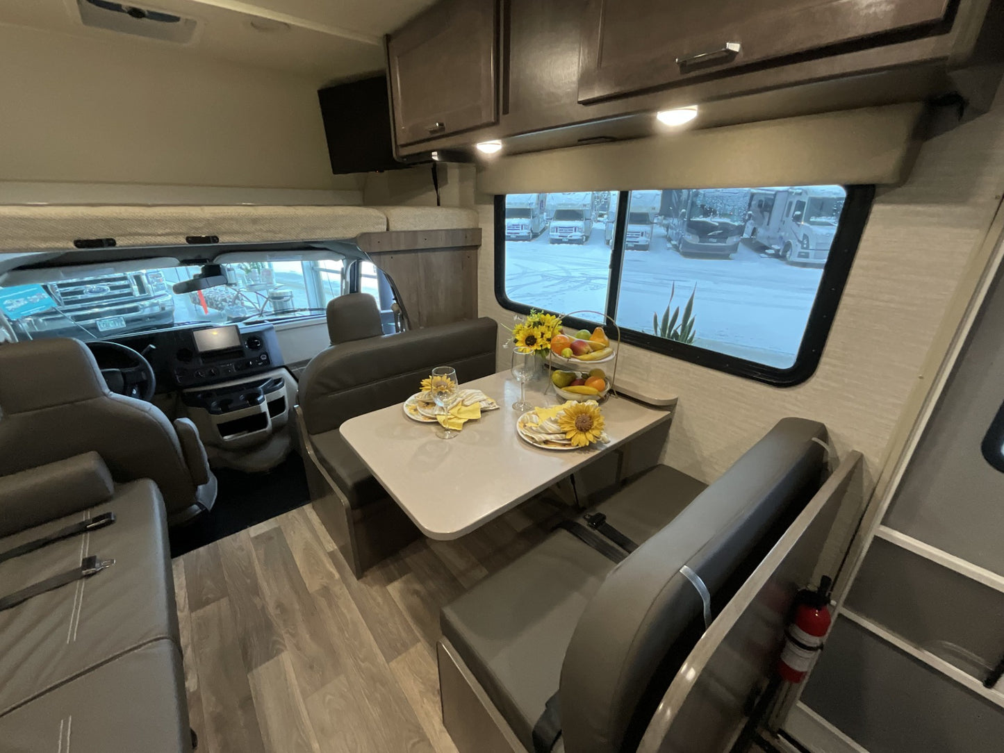 2024 Winnebago Minnie Winnie 25B