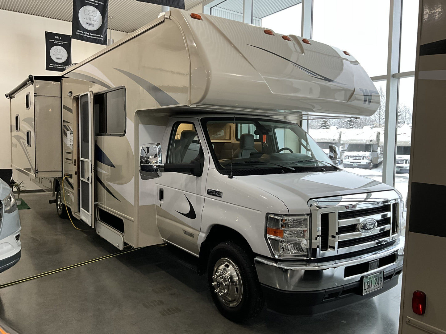 2023 Winnebago Minnie Winnie 31H Bunkhouse