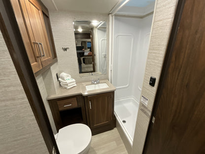 2023 Winnebago Minnie Winnie 31H Bunkhouse