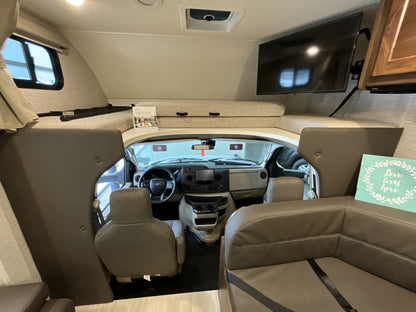 2023 Winnebago Minnie Winnie 31H Bunkhouse