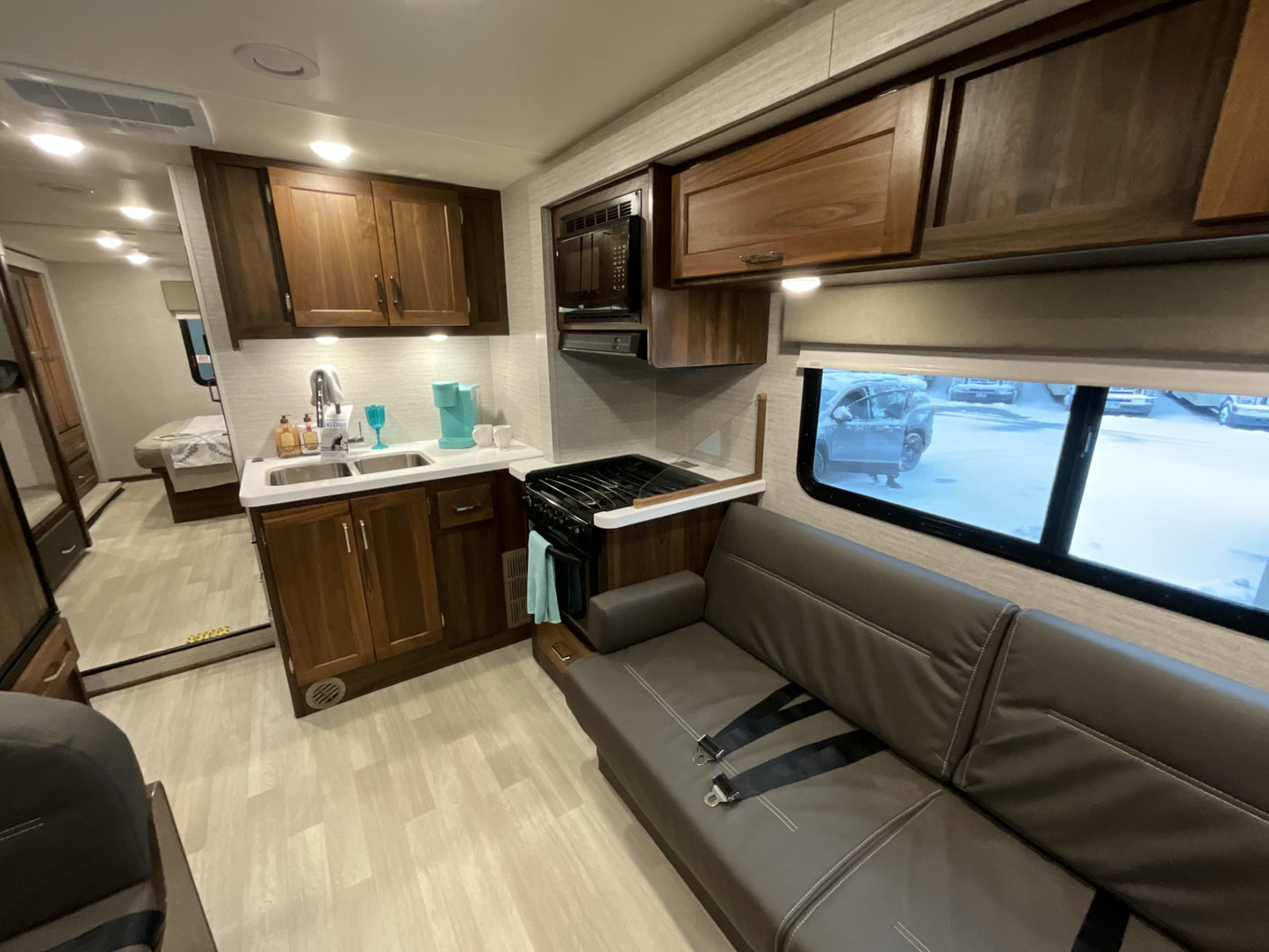 2023 Winnebago Minnie Winnie 31H Bunkhouse