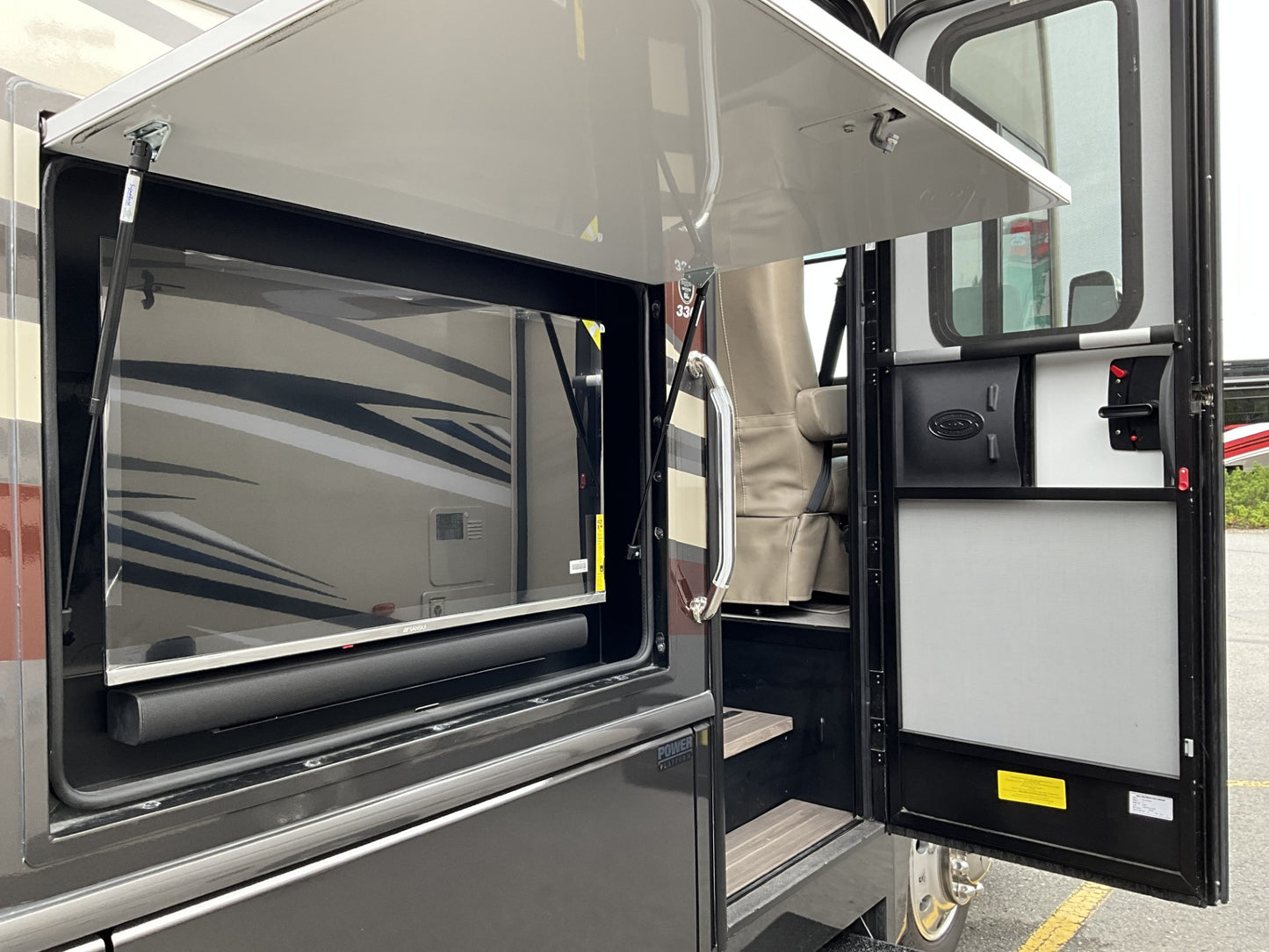 2024 Fleetwood Bounder 33C Trade-In