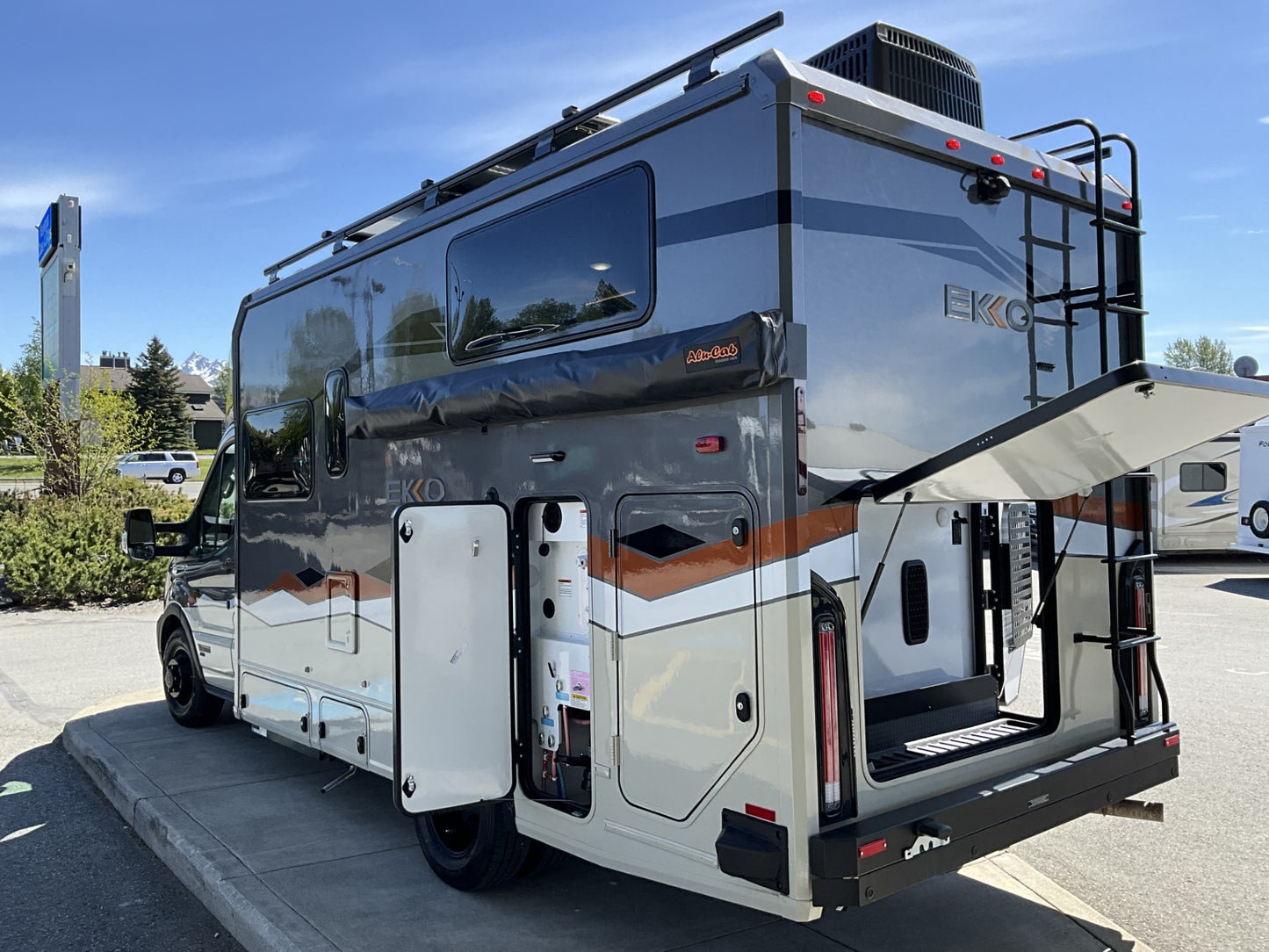 2027 Winnebago Ekko 622A Custom Painted Version