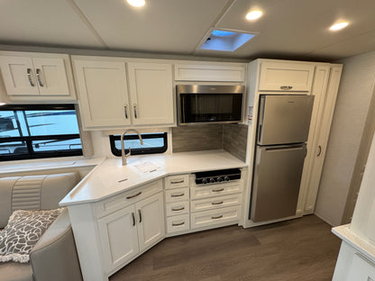 2026 Newmar Bay Star 3826