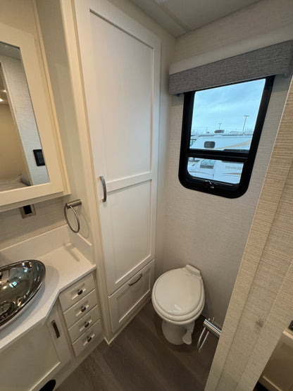 2026 Newmar Bay Star 3826