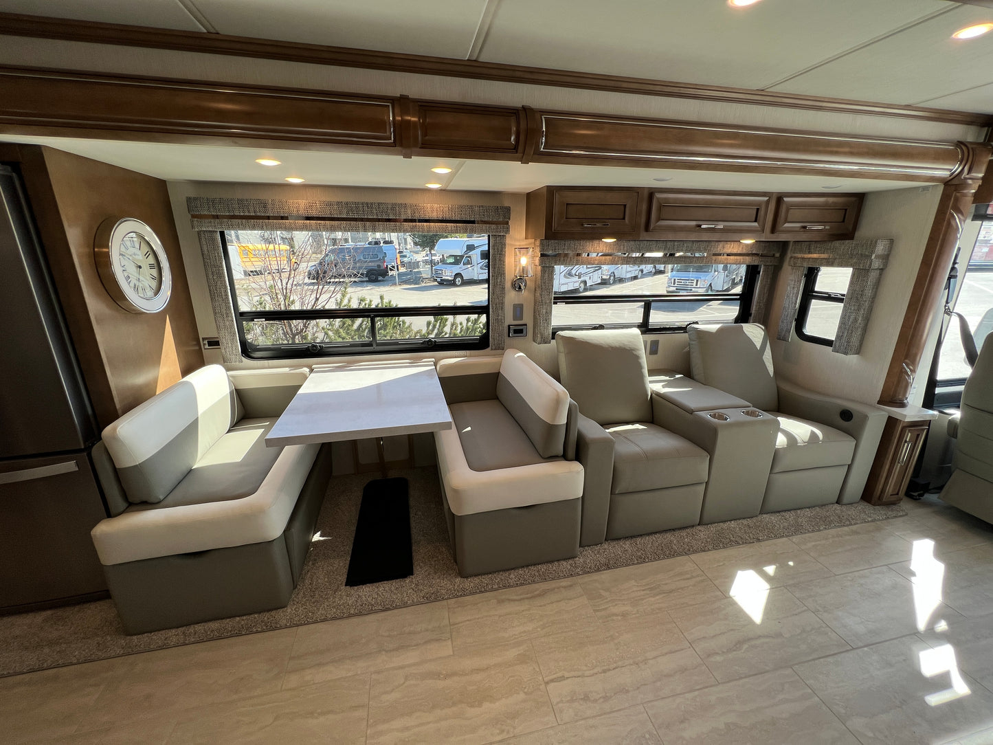 2024 Newmar Ventana 3809