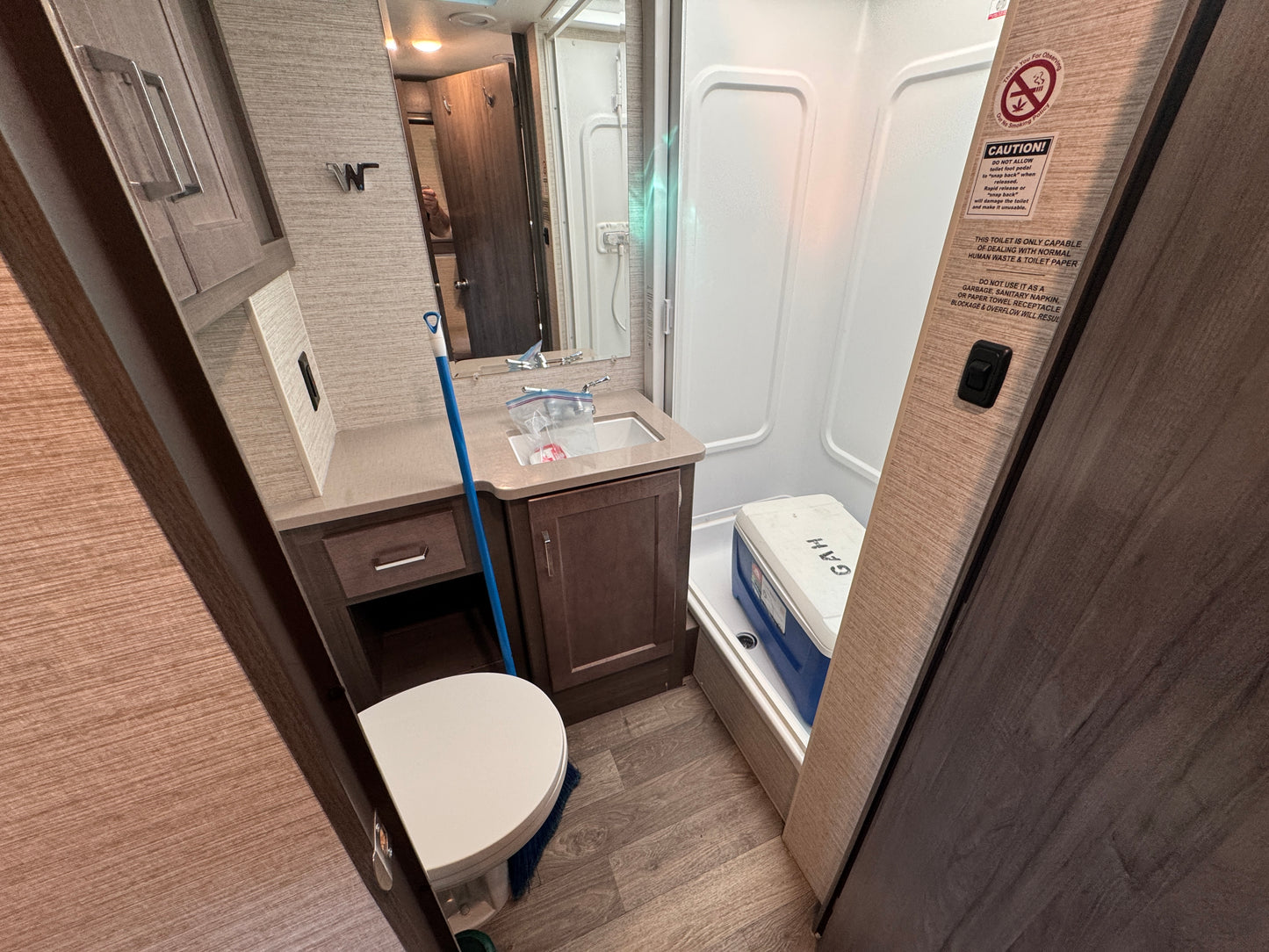 2023 Winnebago Minnie Winnie 31H Bunkhouse