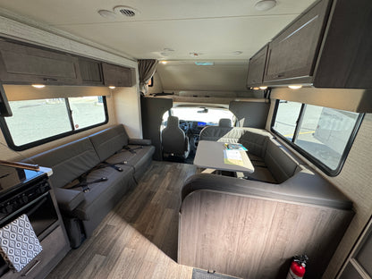 2023 Winnebago Minnie Winnie 31H Bunkhouse