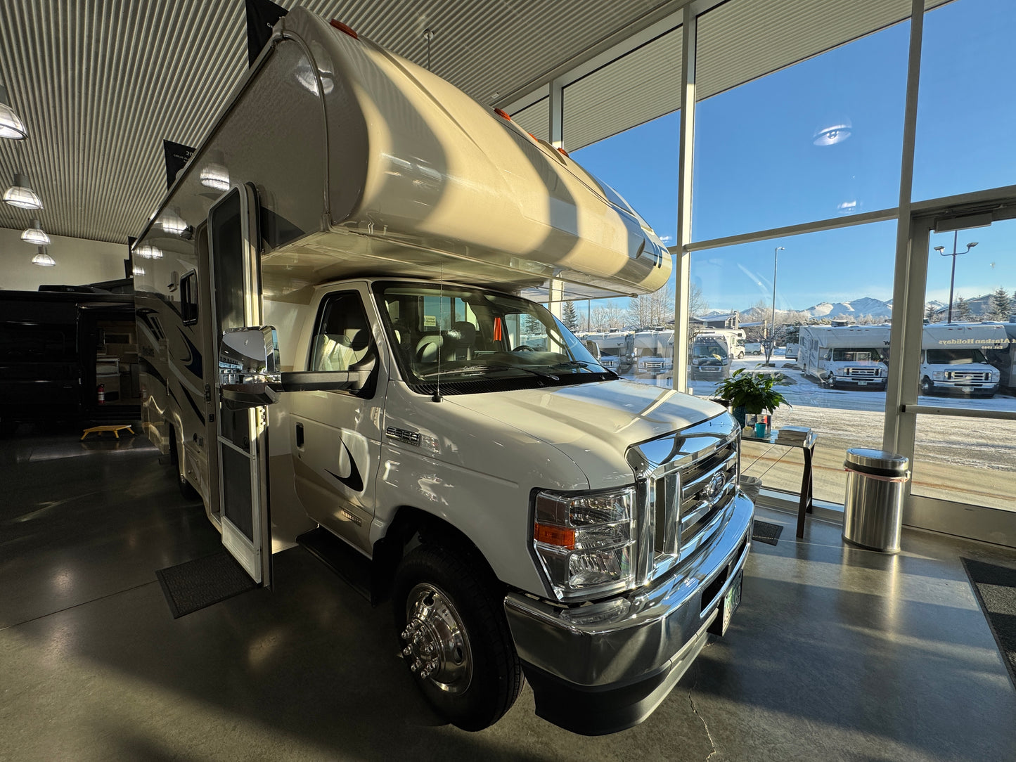 2023 Winnebago Minnie Winnie 22M
