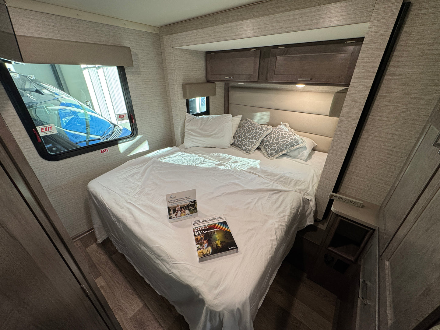 2023 Winnebago Minnie Winnie 22M