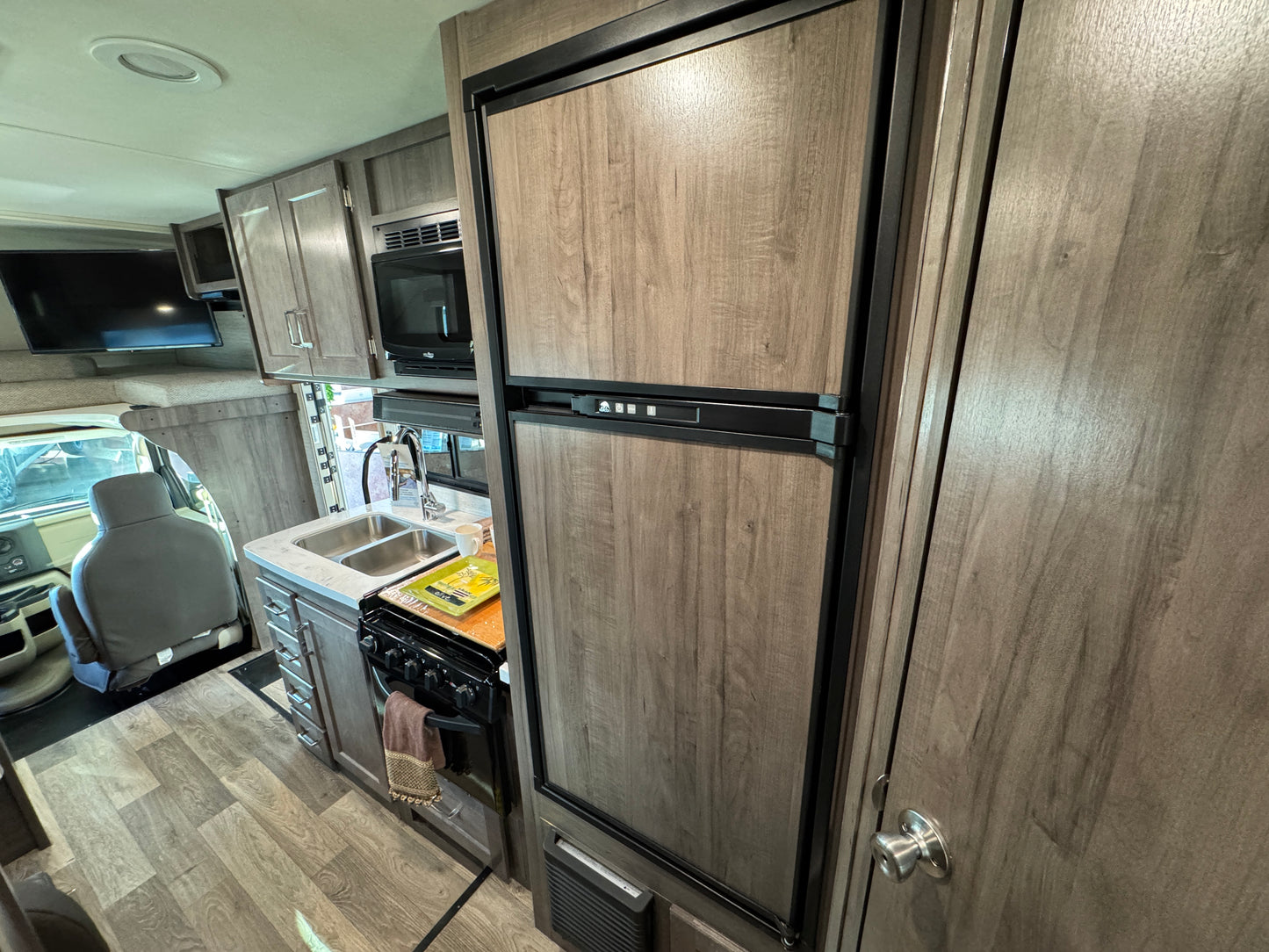 2023 Winnebago Minnie Winnie 22M