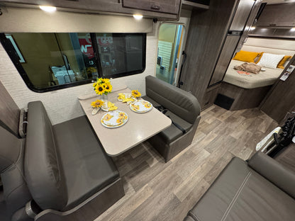 2023 Winnebago Minnie Winnie 25B (SOLD OUT)