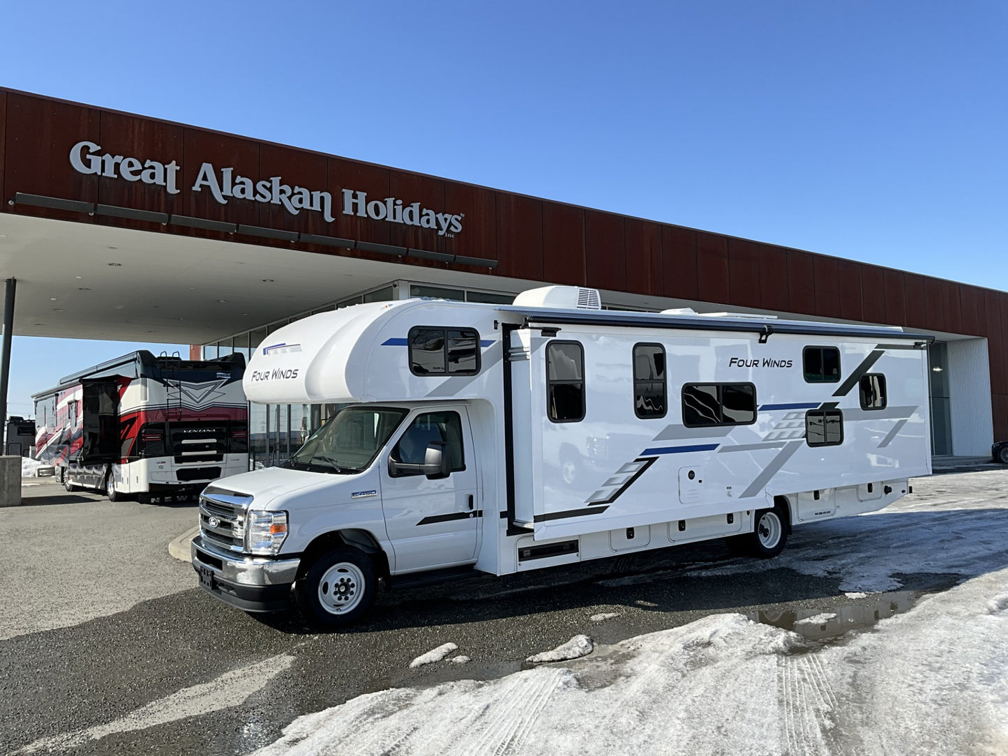 2027 Thor Four Winds 31E Super Slide Model