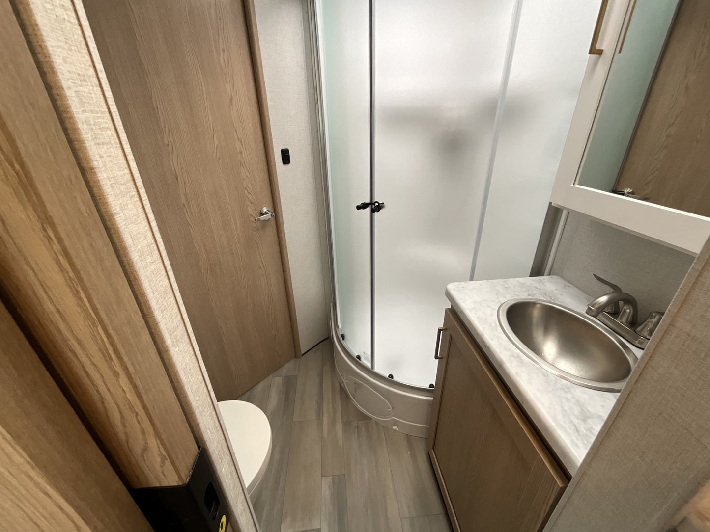2027 Thor Four Winds 31E Super Slide Model