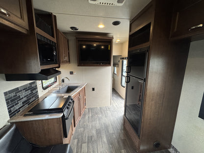 2016 Keystone Vapor Lite 26-V Toy Hauler