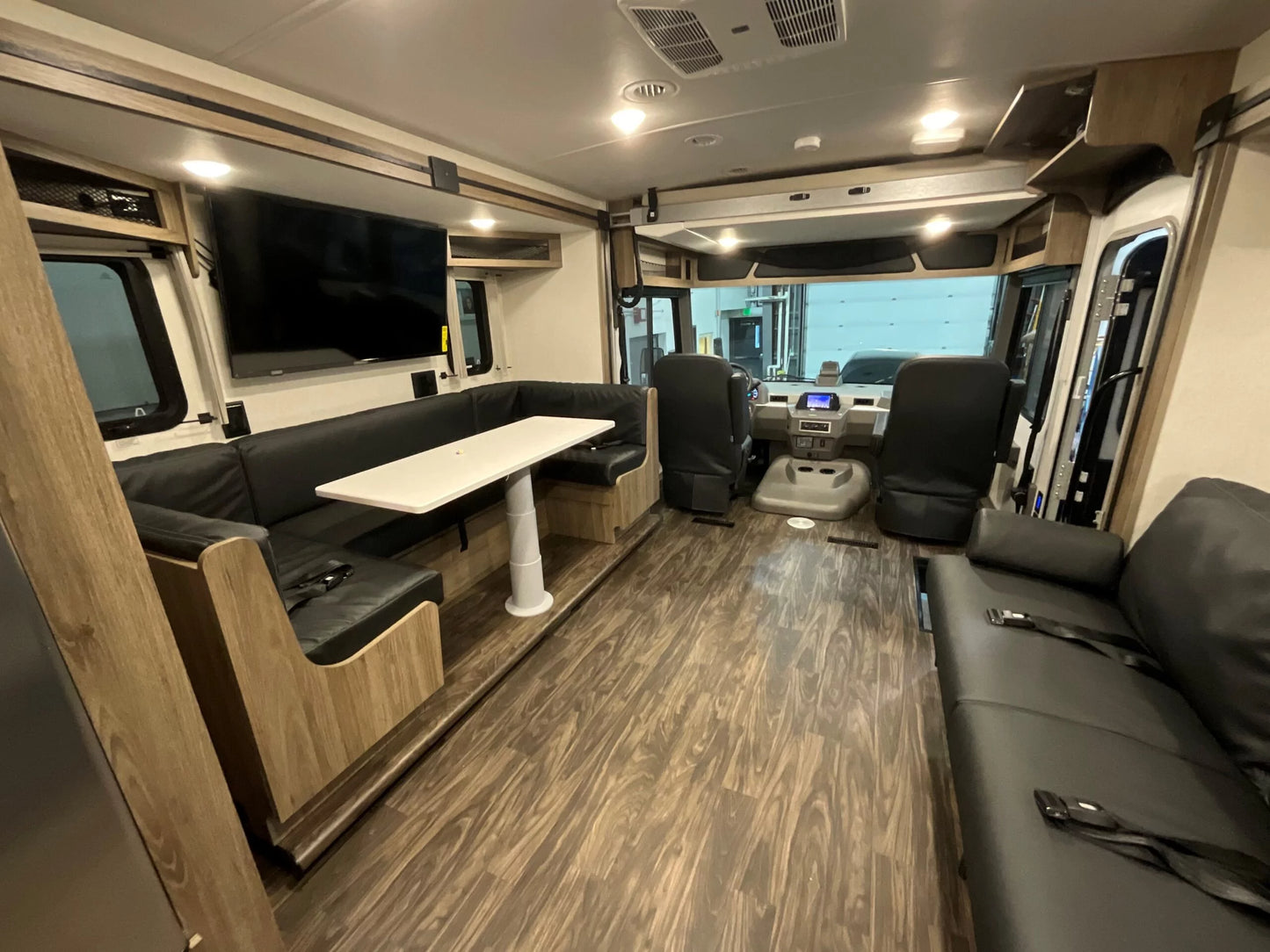 2024 Winnebago Vista 34R