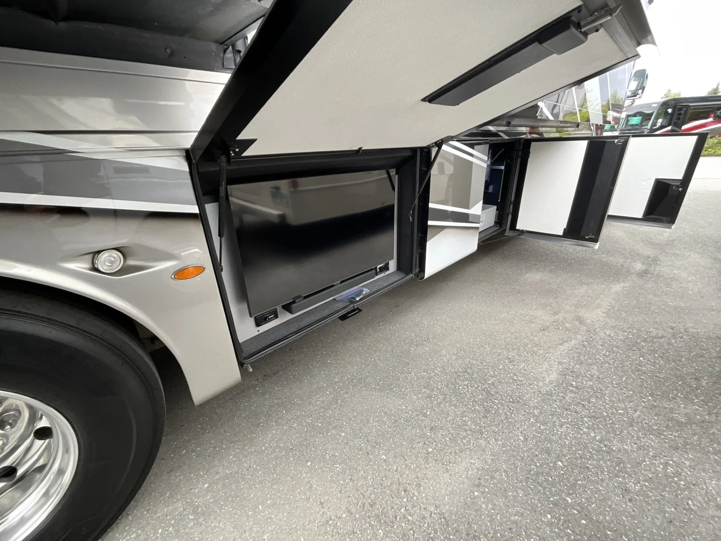 2024 Newmar Mountain Aire 3825