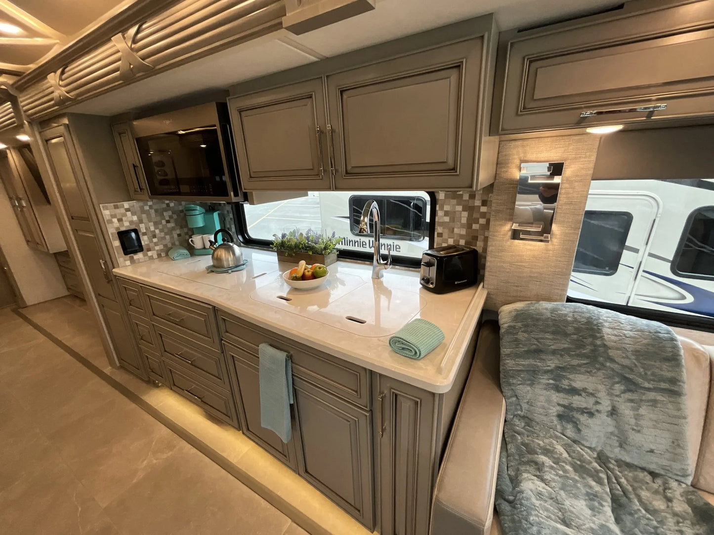 2024 Newmar Mountain Aire 3825